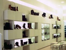 T�rk ayakkab� devi sat�ld�